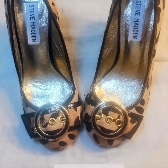 Steve Madden Trea-P Leather Leopard Hair Round Buckle Toe Wedge Heels Size 6 - Picture 1 of 11